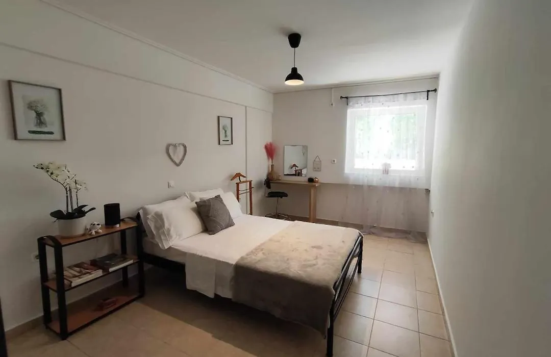 Charming Flat In Central Athens-1