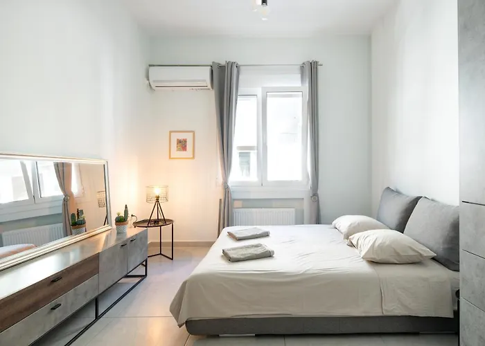Newly Renovated Cozy Studio Downtown Athens